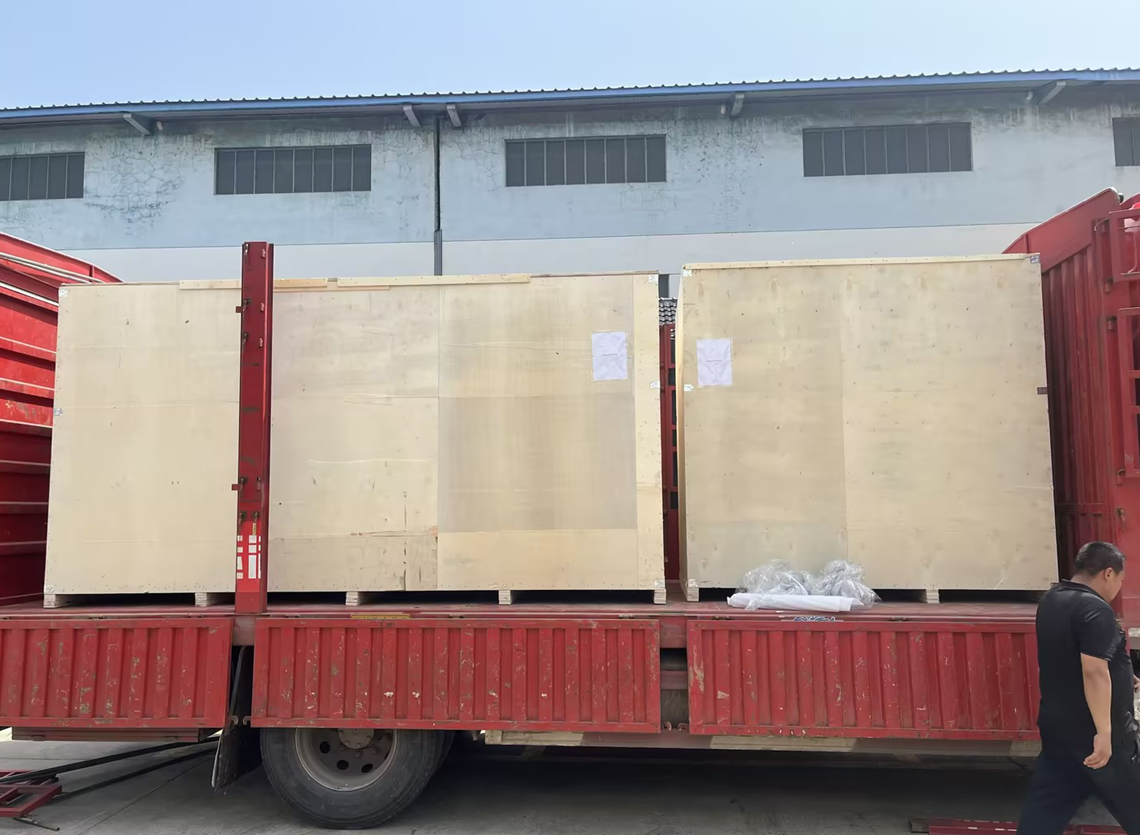 Qingben Environmental Technology ส่งออกเครื่องอัดสกรูและอุปกรณ์ตวงไปยังอิตาลี